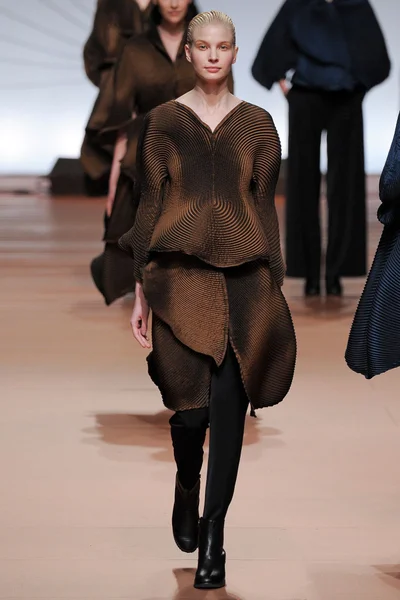 Look 40